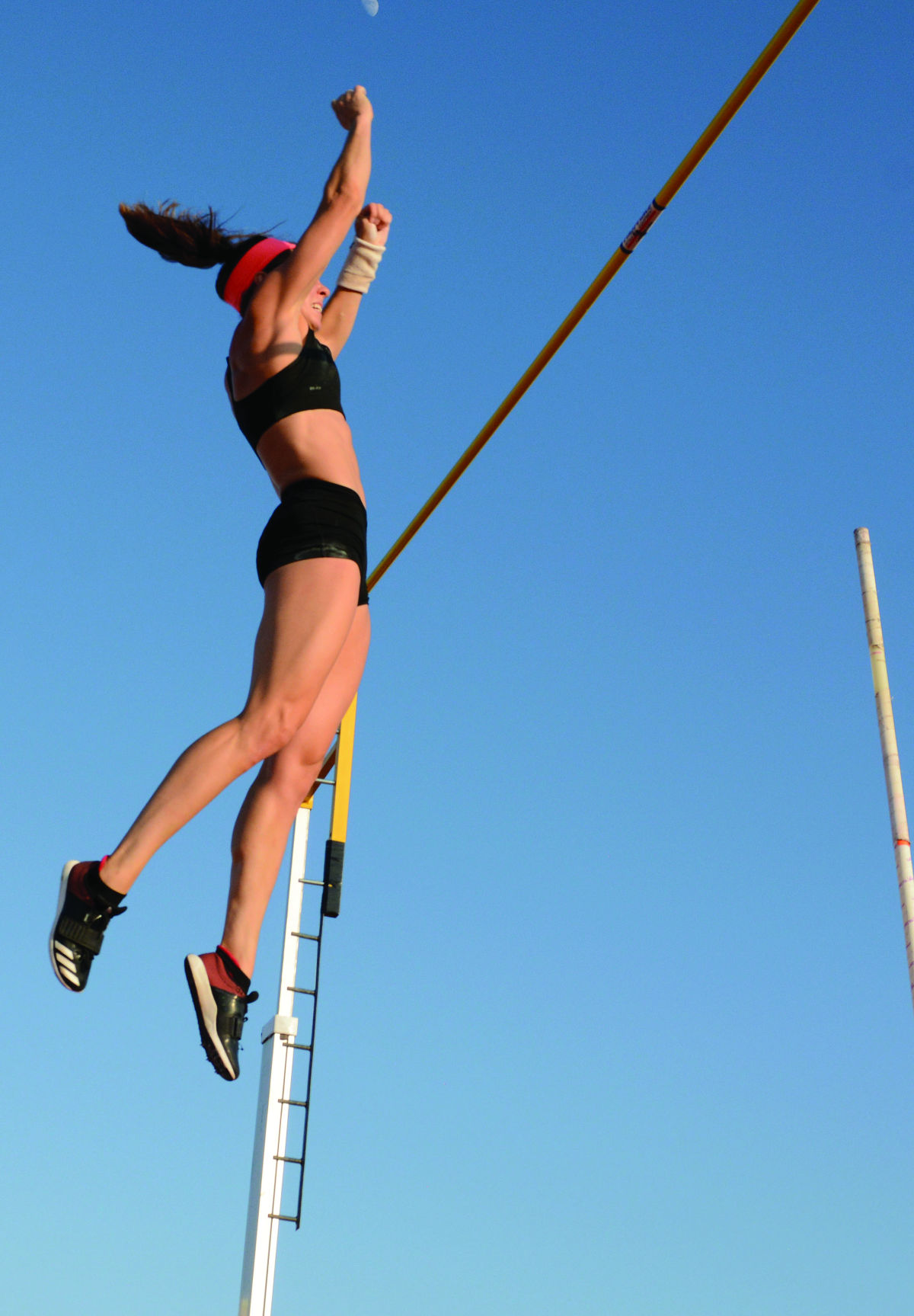 7-14 POLE VAULT 8